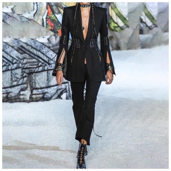 The LUMIONA Stunning Lace Up Jacket - Picture 5 of 10